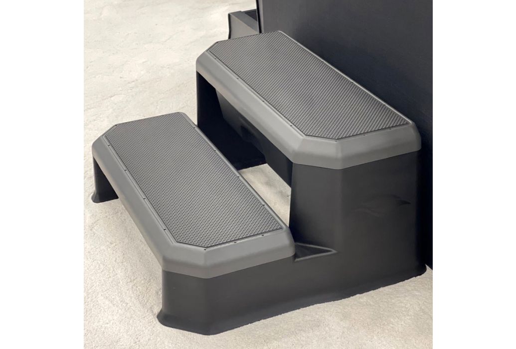 Evo Step – modernas, neslīdošas spa kāpnes no Leisure Concepts